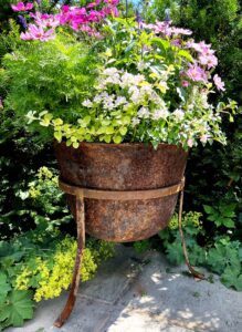 Bedding in shrimp pot